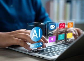 Iniciante em criptomoedas aprendendo os princípios básicos da negociação automatizada com IA